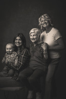 Mette, Tamara Motherhood